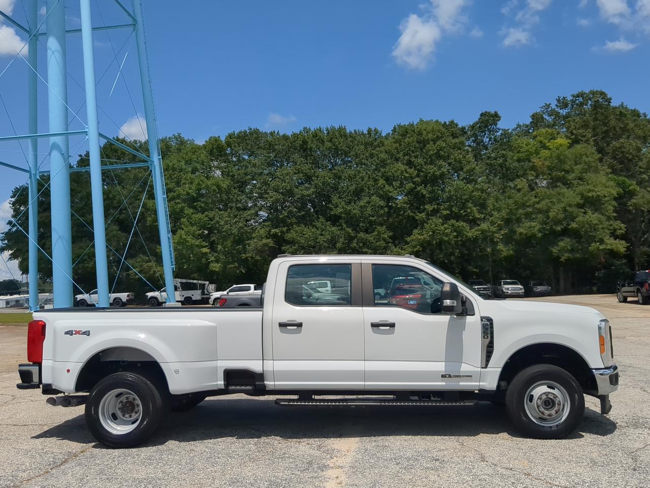 2023 Ford Super Duty F-350 DRW XL