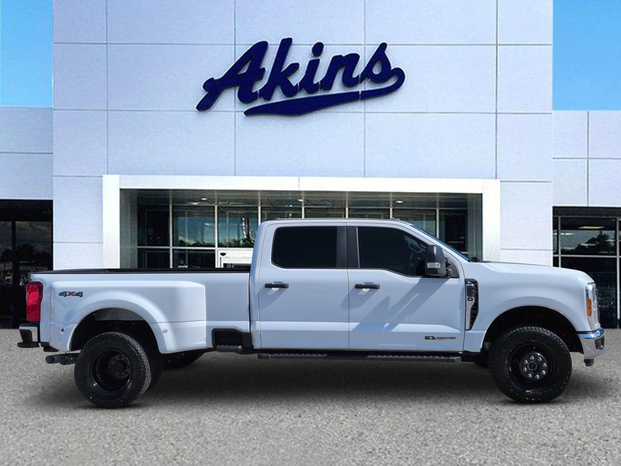 2023 Ford Super Duty F-350 DRW XL