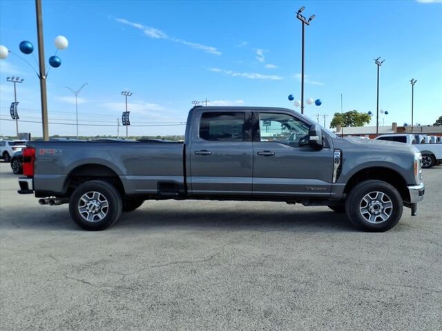 2023 Ford Super Duty F-350 SRW LARIAT  TX