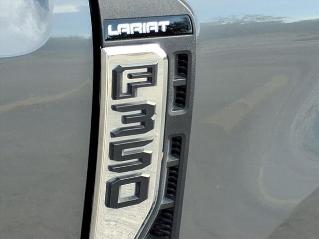 2023 Ford Super Duty F-350 SRW LARIAT  TX