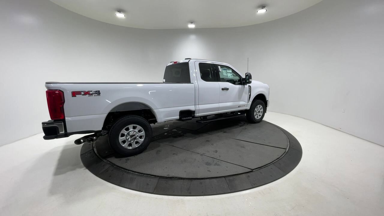 2023 Ford Super Duty F-350 SRW XLT