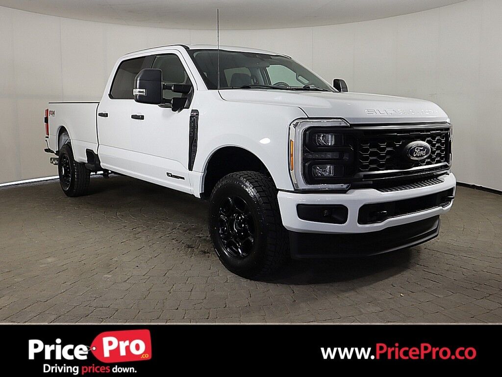 2023 Ford Super Duty F-350 STX 4WD Crew Cab Diesel w/FX4/Tow Tech Pkg Maumee OH