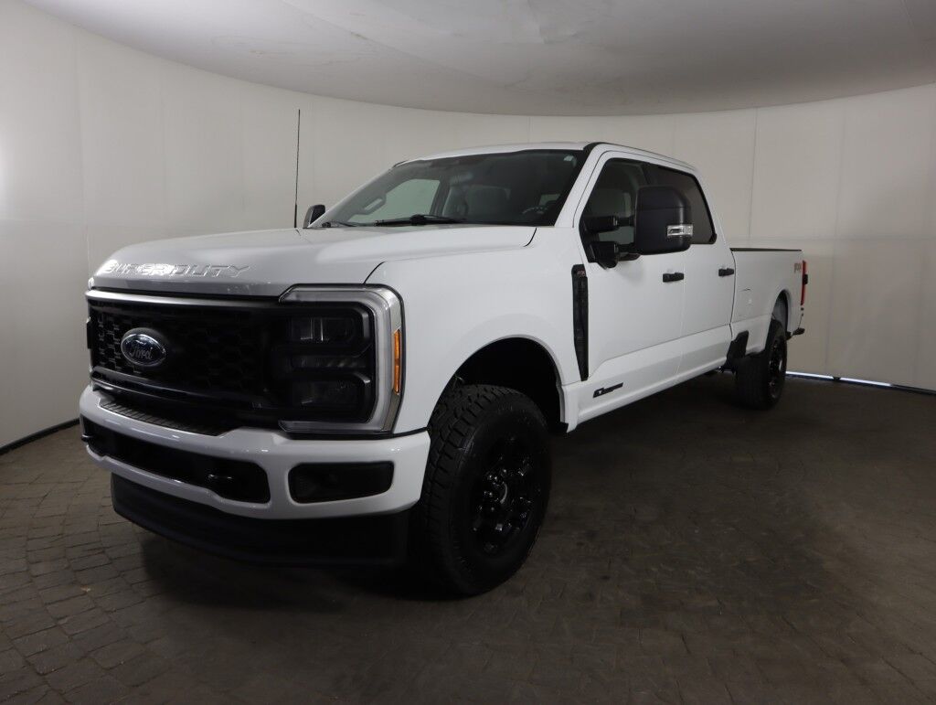 2023 Ford Super Duty F-350 STX 4WD Crew Cab Diesel w/FX4/Tow Tech Pkg Maumee OH