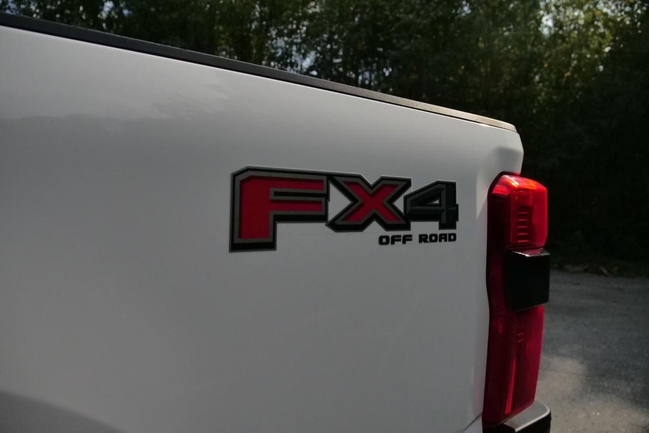 2023 Ford Super Duty F-350 XL 4X4 / 6.7L V8 Diesel / Tailgate Step! High Point NC