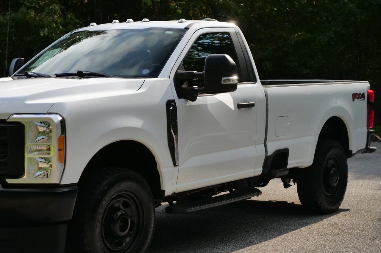 2023 Ford Super Duty F-350 XL 4X4 / 6.7L V8 Diesel / Tailgate Step! High Point NC