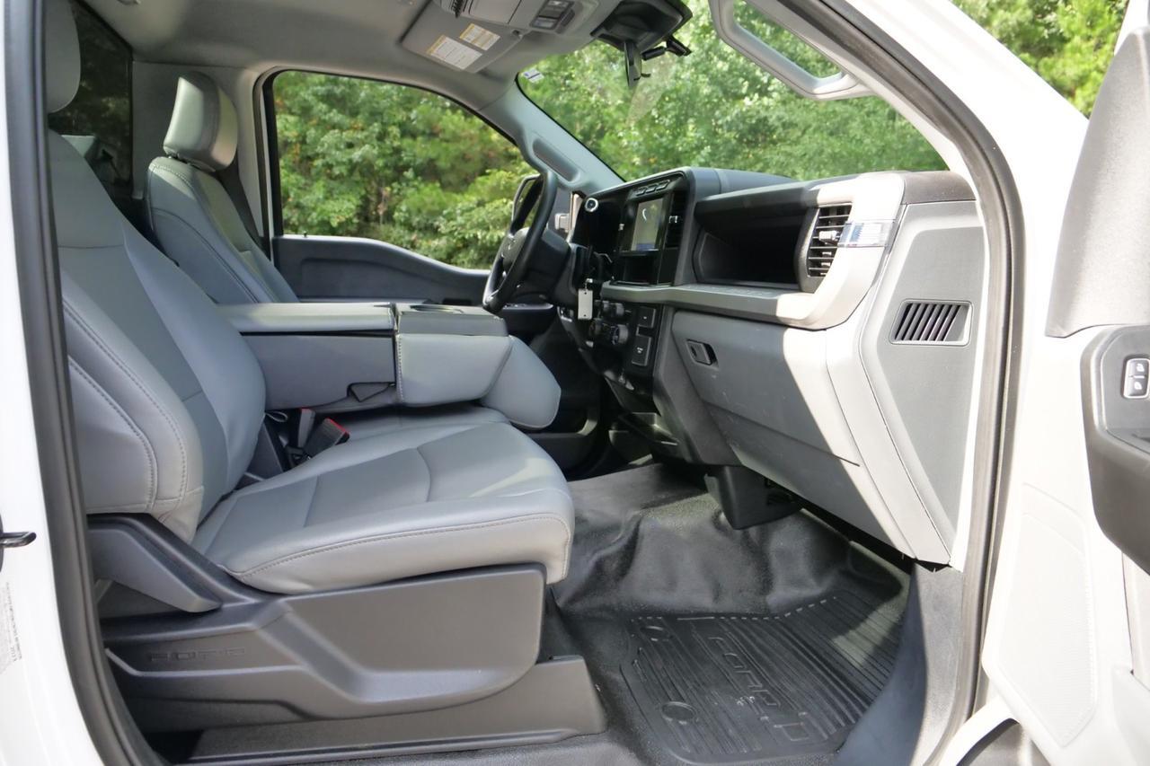 2023 Ford Super Duty F-350 XL 4X4 / 6.7L V8 Diesel / Tailgate Step! High Point NC