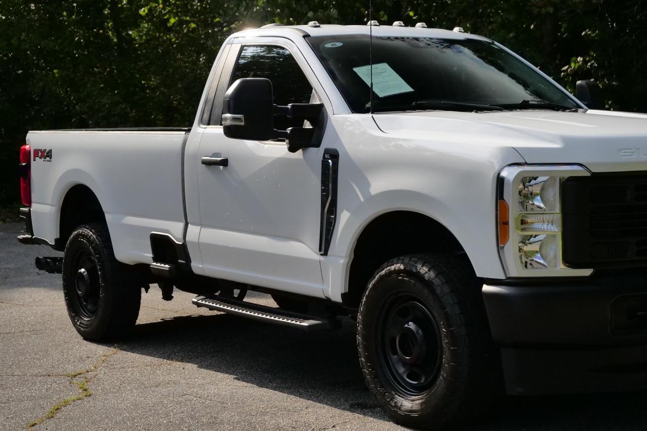 2023 Ford Super Duty F-350 XL 4X4 / 6.7L V8 Diesel / Tailgate Step! High Point NC