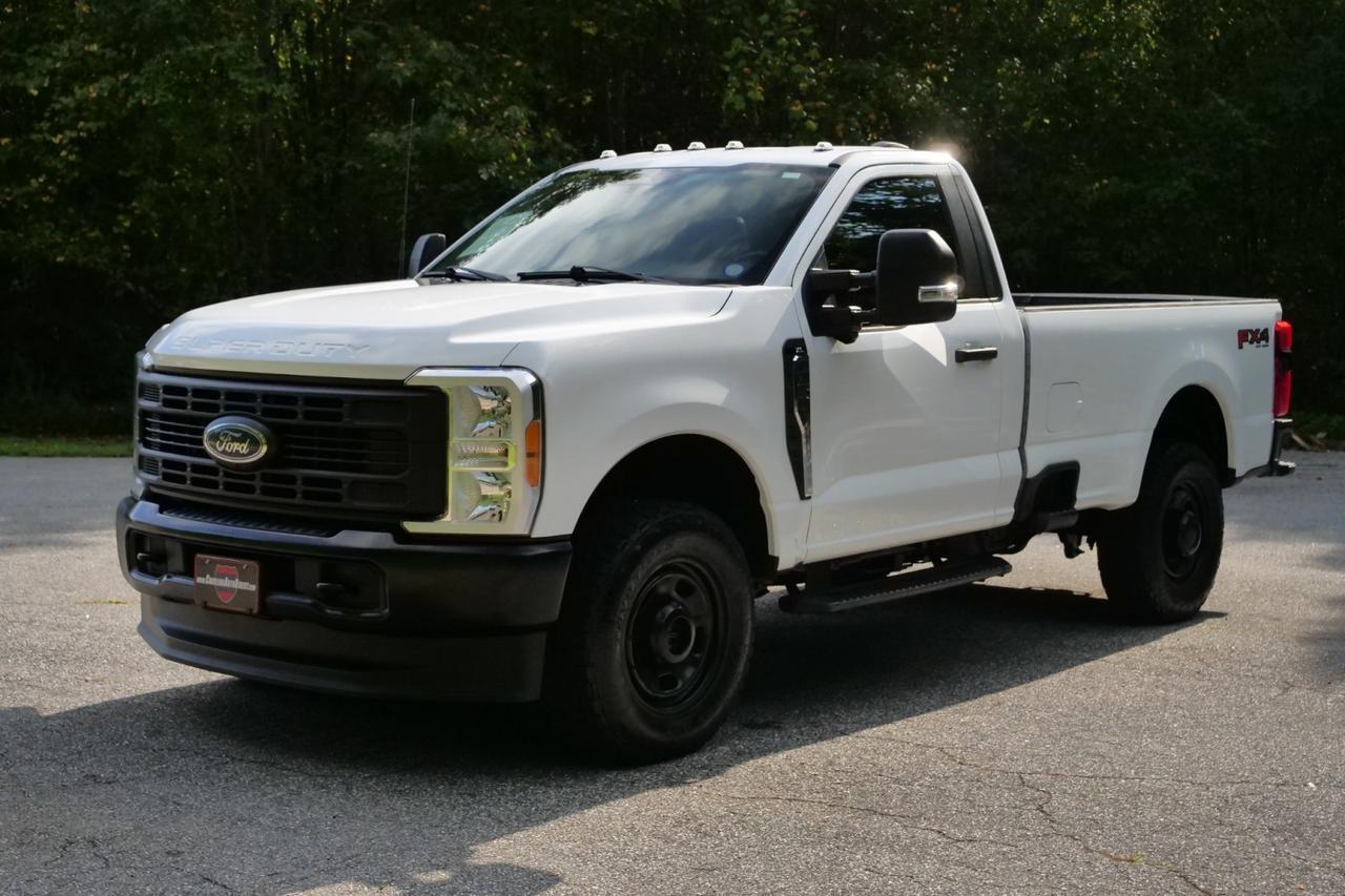 2023 Ford Super Duty F-350 XL 4X4 / 6.7L V8 Diesel / Tailgate Step! High Point NC