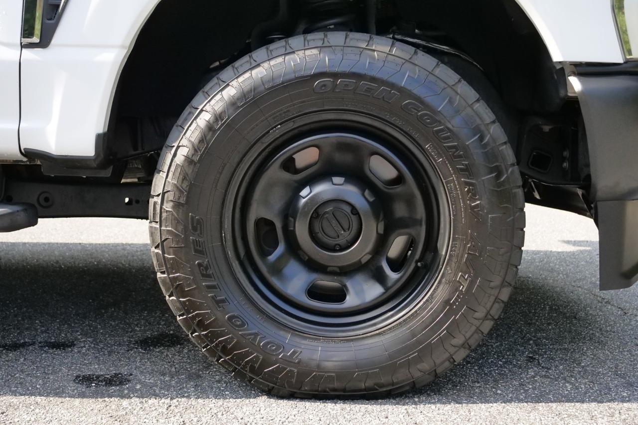 2023 Ford Super Duty F-350 XL 4X4 / 6.7L V8 Diesel / Tailgate Step! High Point NC