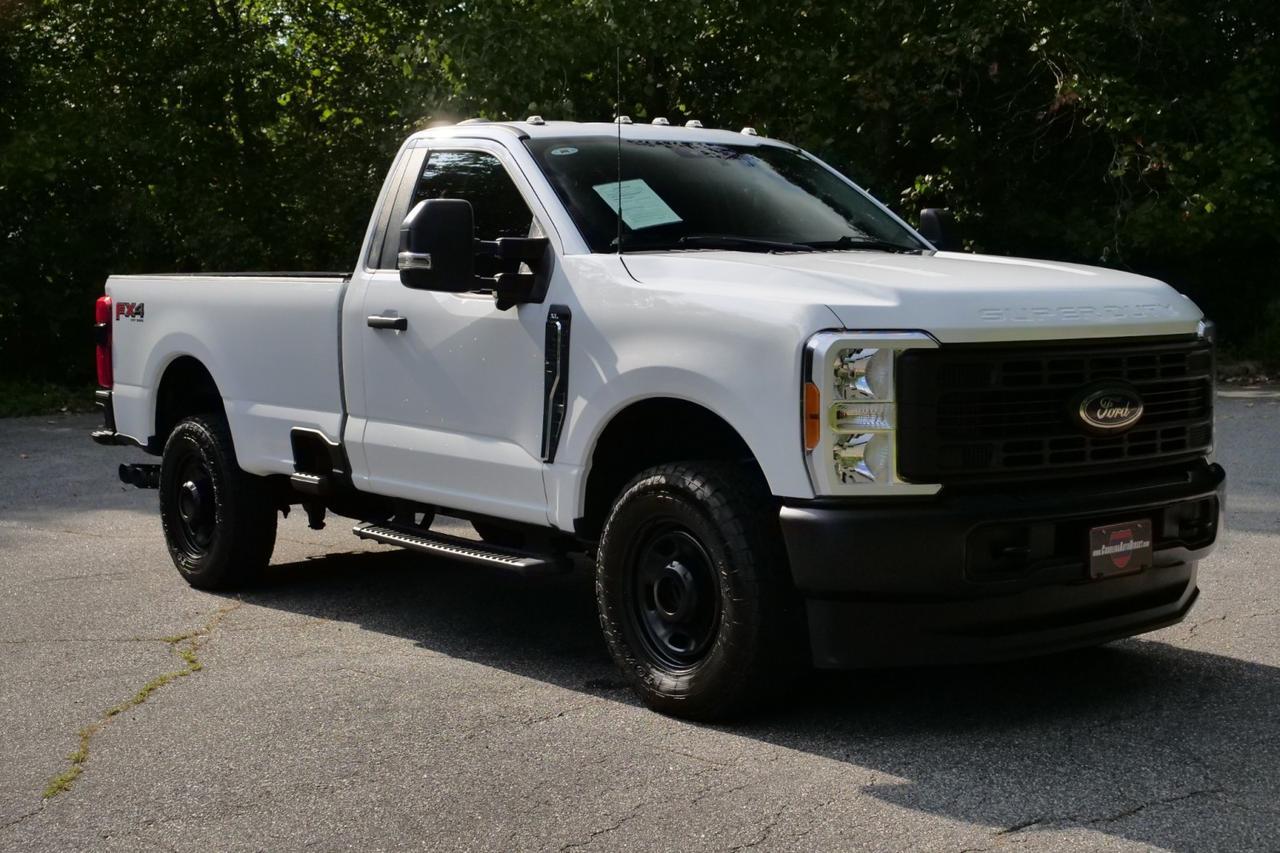 2023 Ford Super Duty F-350 XL 4X4 / 6.7L V8 Diesel / Tailgate Step! High Point NC