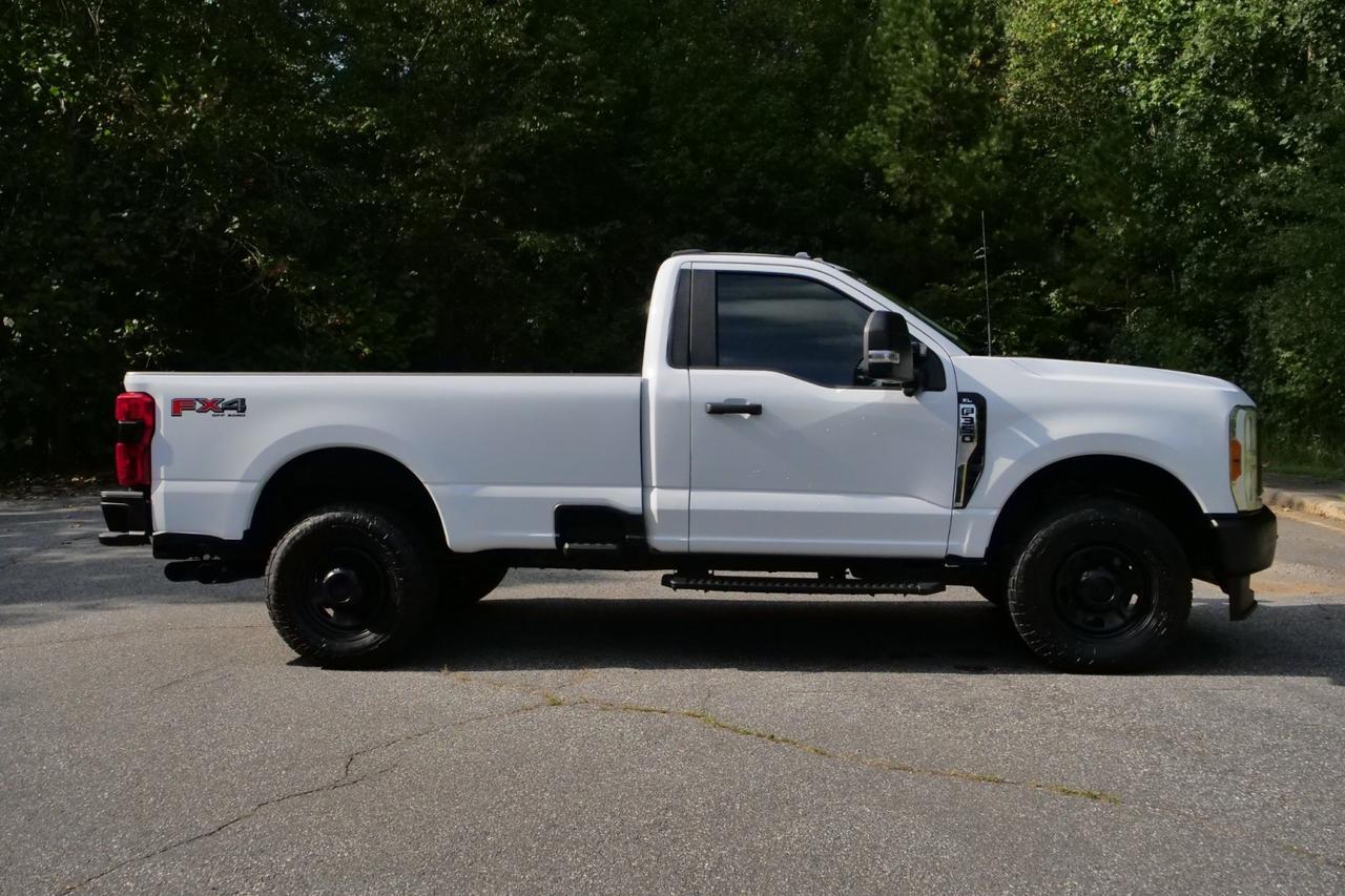 2023 Ford Super Duty F-350 XL 4X4 / 6.7L V8 Diesel / Tailgate Step! High Point NC