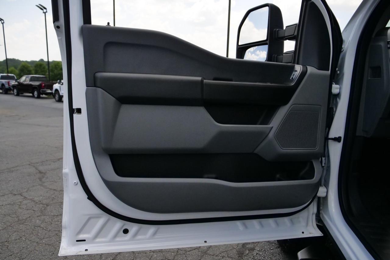 2023 Ford Super Duty F-350 XL 4X4 / 6.7L V8 Diesel / Tailgate Step! Lincolnton NC