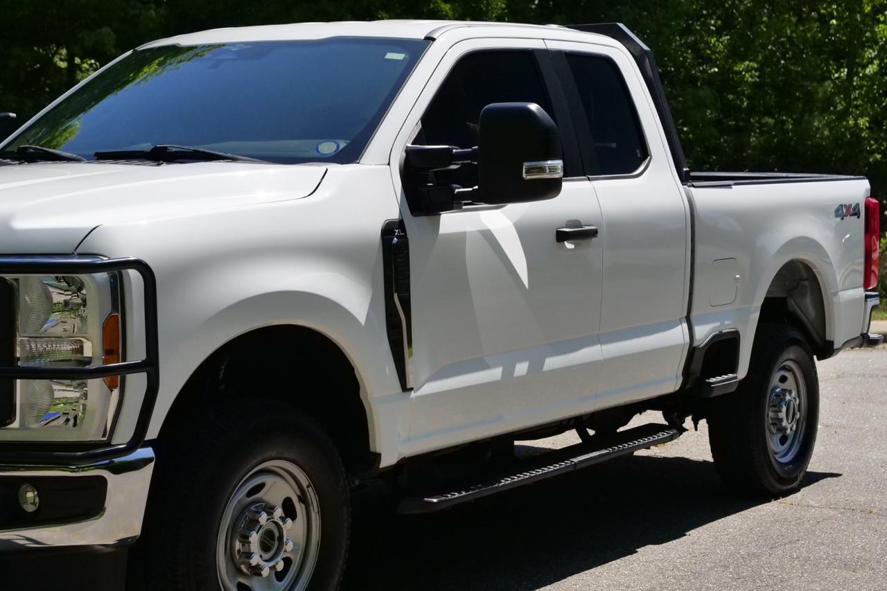2023 Ford Super Duty F-350 XL 4X4 / Chrome Package / 6.8L V8! High Point NC