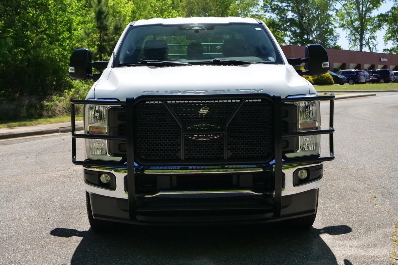 2023 Ford Super Duty F-350 XL 4X4 / Chrome Package / 6.8L V8! High Point NC