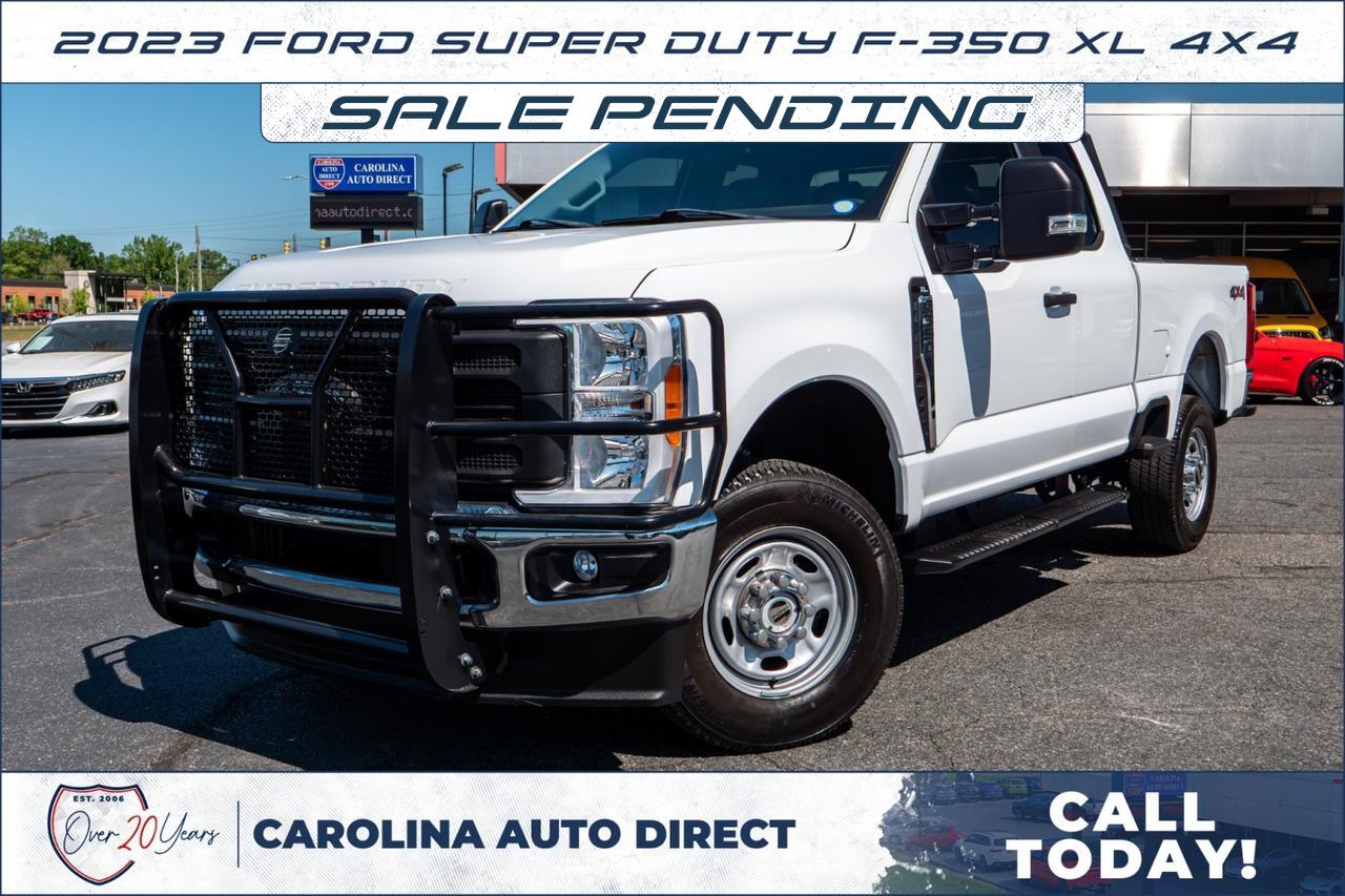 2023 Ford Super Duty F-350 XL 4X4 / Chrome Package / 6.8L V8!