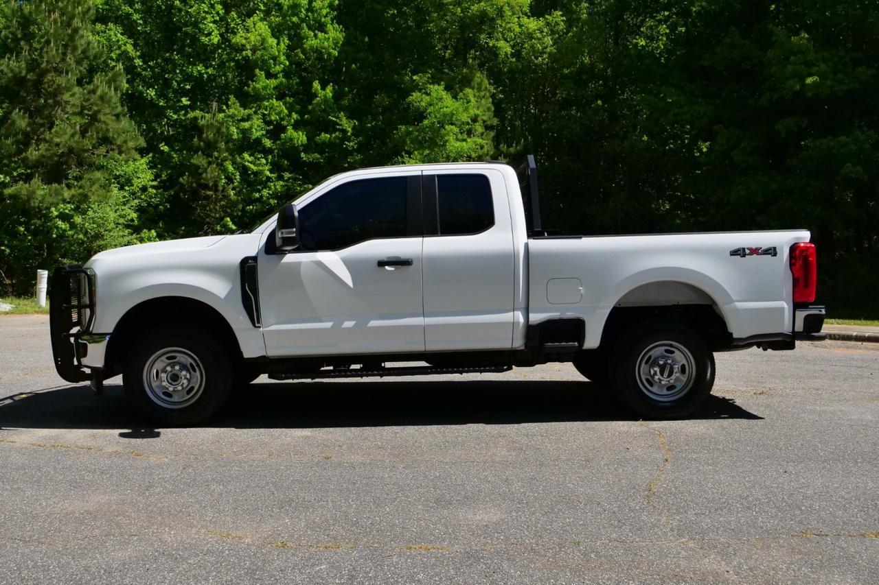 2023 Ford Super Duty F-350 XL 4X4 / Chrome Package / 6.8L V8! High Point NC