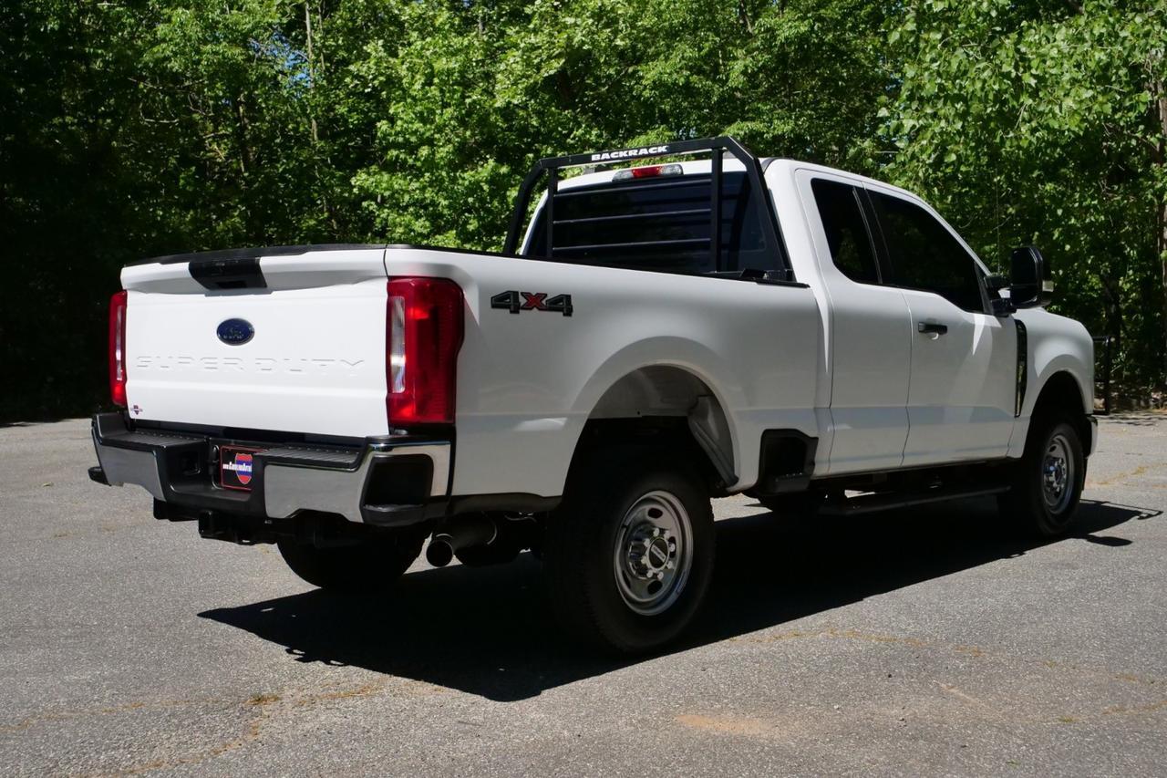 2023 Ford Super Duty F-350 XL 4X4 / Chrome Package / 6.8L V8! High Point NC
