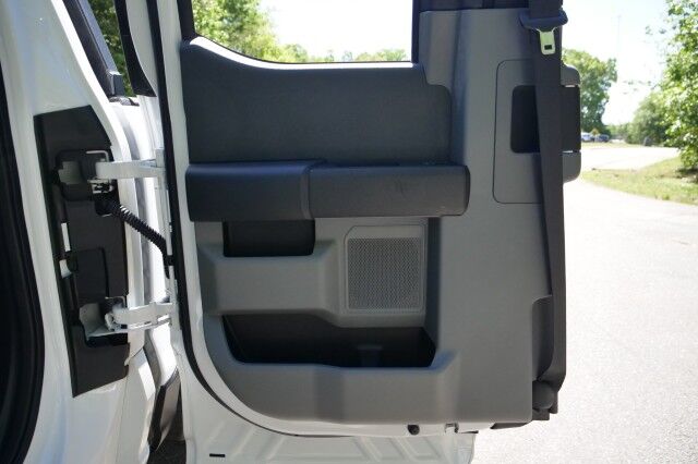 2023 Ford Super Duty F-350 XL 4X4 / Chrome Package / 6.8L V8! High Point NC