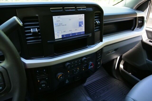 2023 Ford Super Duty F-350 XL 4X4 / Chrome Package / 6.8L V8! High Point NC