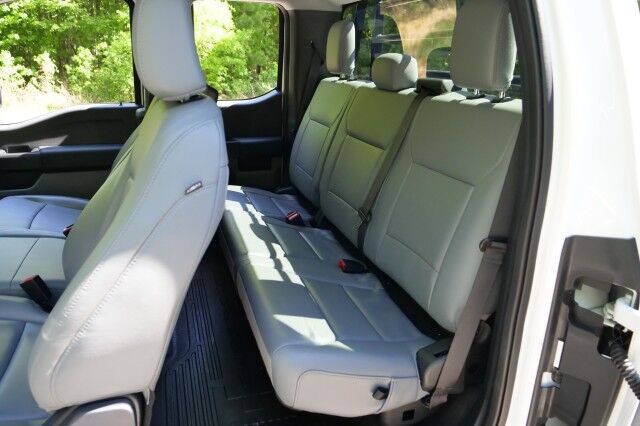 2023 Ford Super Duty F-350 XL 4X4 / Chrome Package / 6.8L V8! High Point NC