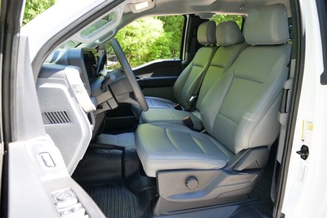 2023 Ford Super Duty F-350 XL 4X4 / Chrome Package / 6.8L V8! High Point NC