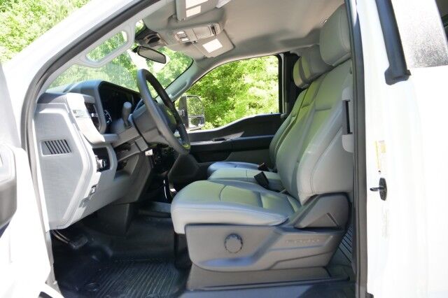 2023 Ford Super Duty F-350 XL 4X4 / Chrome Package / 6.8L V8! High Point NC