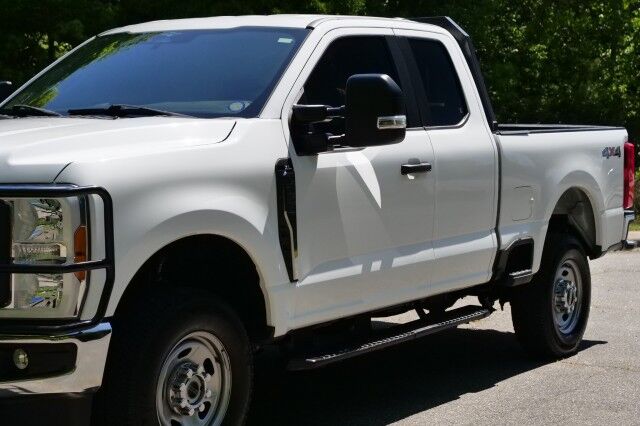 2023 Ford Super Duty F-350 XL 4X4 / Chrome Package / 6.8L V8! High Point NC