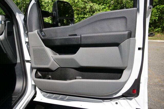 2023 Ford Super Duty F-350 XL 4X4 / Chrome Package / 6.8L V8! High Point NC