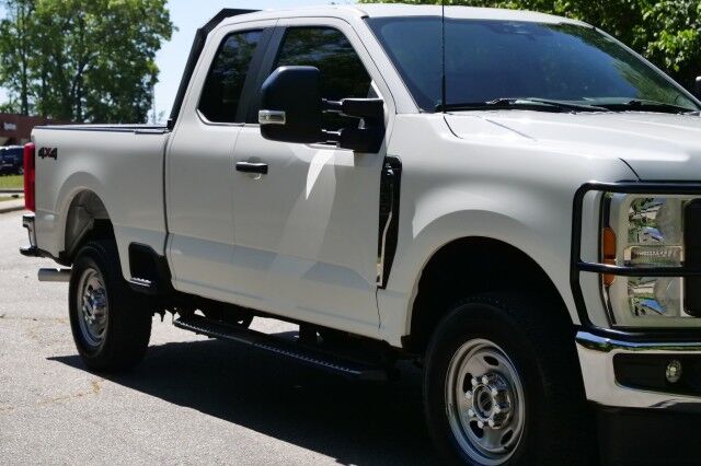 2023 Ford Super Duty F-350 XL 4X4 / Chrome Package / 6.8L V8! High Point NC