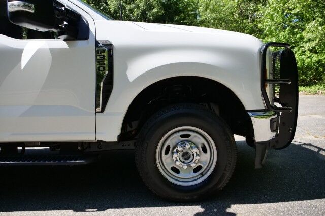 2023 Ford Super Duty F-350 XL 4X4 / Chrome Package / 6.8L V8! High Point NC