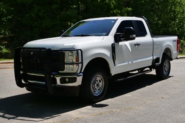 2023 Ford Super Duty F-350 XL 4X4 / Chrome Package / 6.8L V8! High Point NC