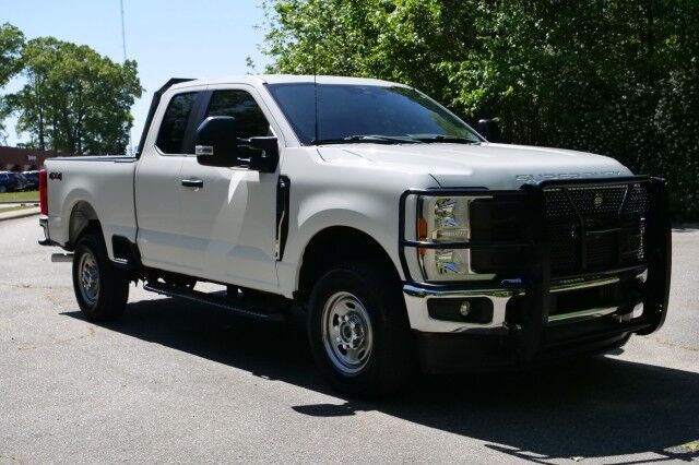 2023 Ford Super Duty F-350 XL 4X4 / Chrome Package / 6.8L V8! High Point NC