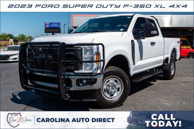 2023 Ford Super Duty F-350 XL 4X4 / Chrome Package / 6.8L V8!