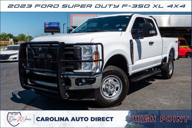 2023 Ford Super Duty F-350 XL 4X4 / Chrome Package / 6.8L V8!