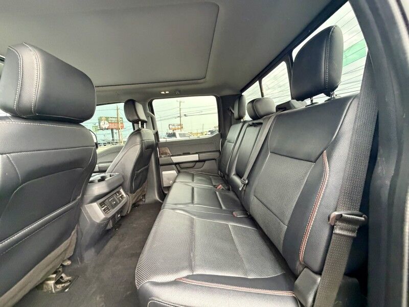 2023 Ford Super Duty F-450 DRW LARIAT Del Rio TX