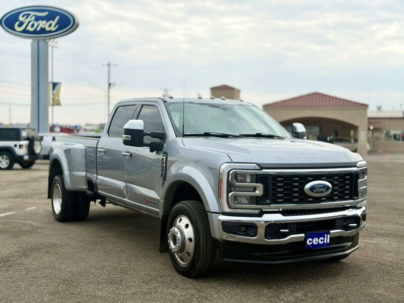 2023 Ford Super Duty F-450 DRW LARIAT