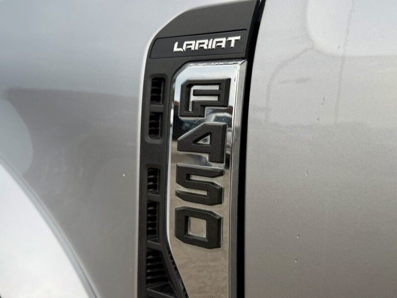 2023 Ford Super Duty F-450 DRW LARIAT Del Rio TX