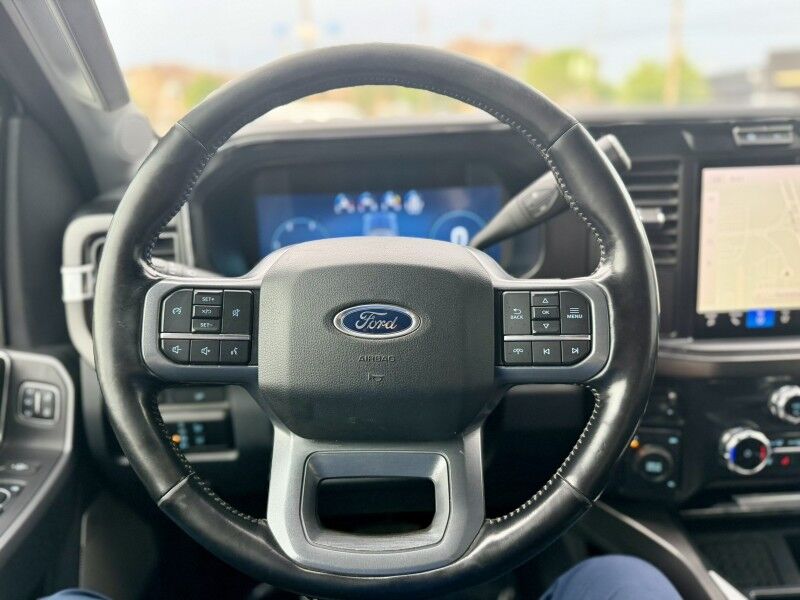 2023 Ford Super Duty F-450 DRW LARIAT Del Rio TX