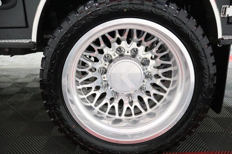 2023 Ford Super Duty F-450 DRW LARIAT 6.7L Diesel Dually Flatbed 24in KG Forged Wheels 35in Tir Arlington TX