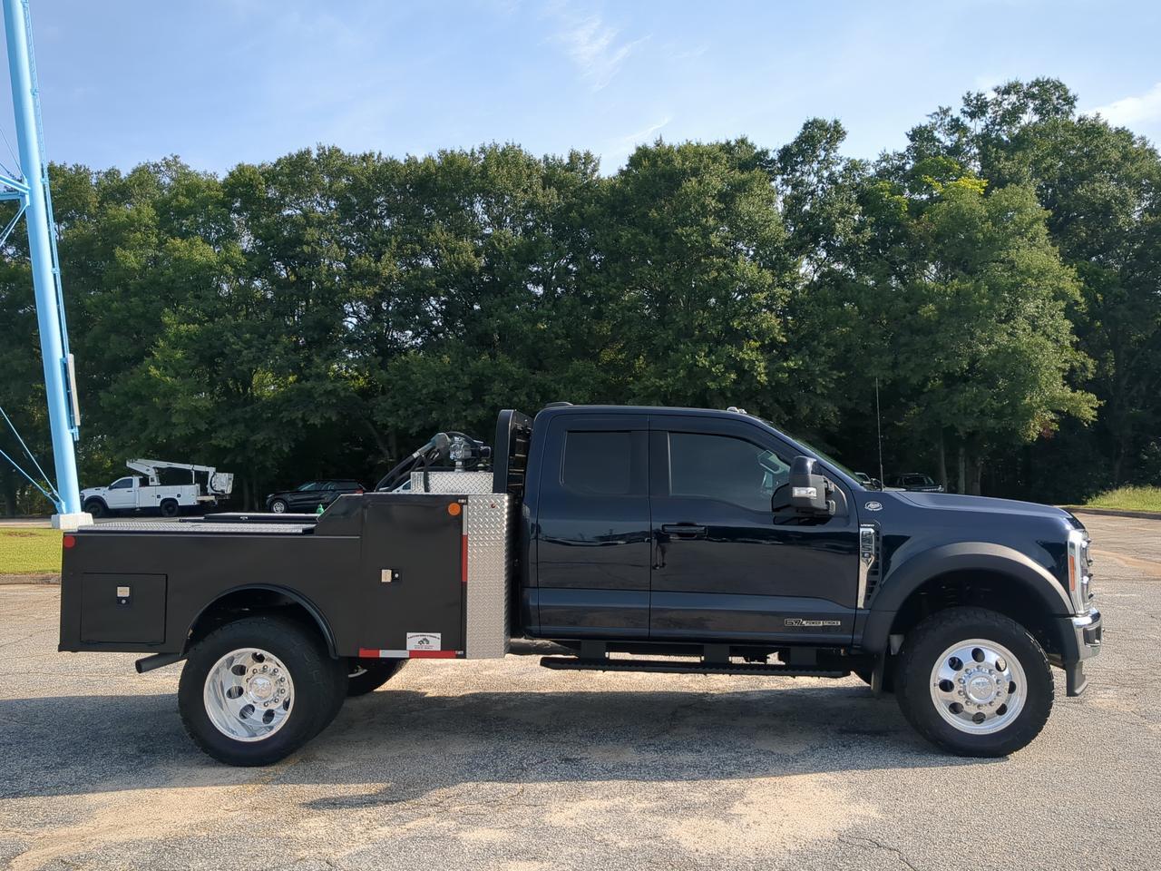 2023 Ford Super Duty F-450 DRW LARIAT