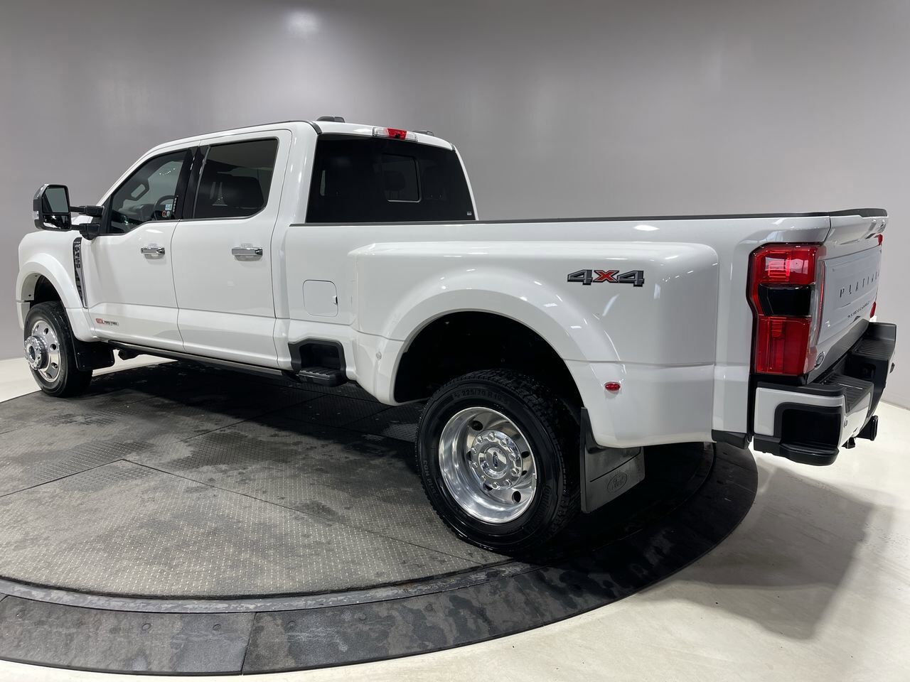 2023 Ford Super Duty F-450 DRW Platinum Sherwood Park AB