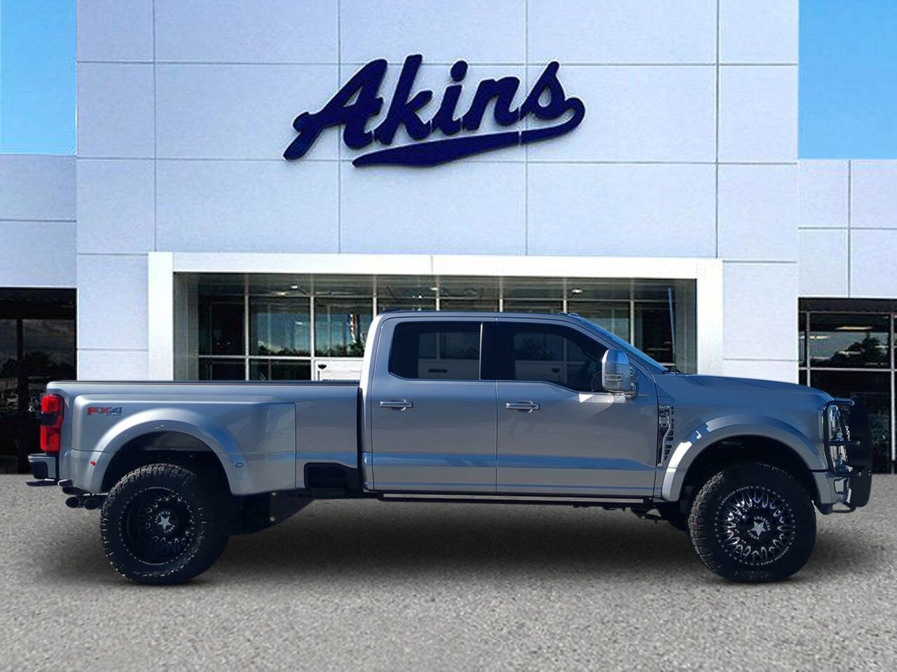 2023 Ford Super Duty F-450 DRW Platinum