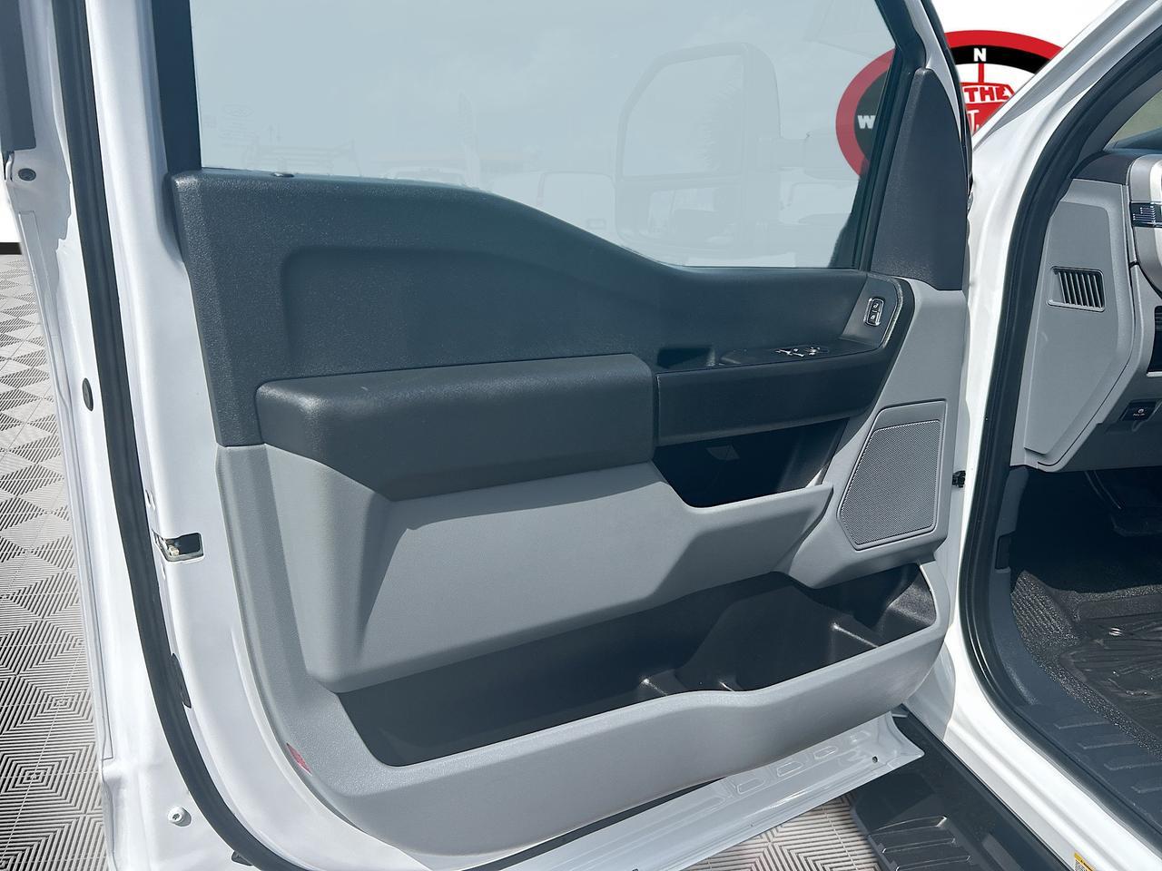2023 Ford Super Duty F-450 DRW XL 2WD Reg Cab CA Venice FL