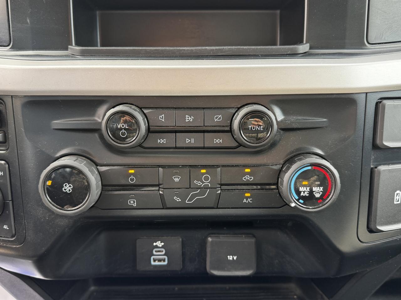 2023 Ford Super Duty F-550 DRW Chassis-Cab 4WD Truck | V8 Diesel | MyKey | Towing Pkg | 5th Wheel Htich Redwater AB