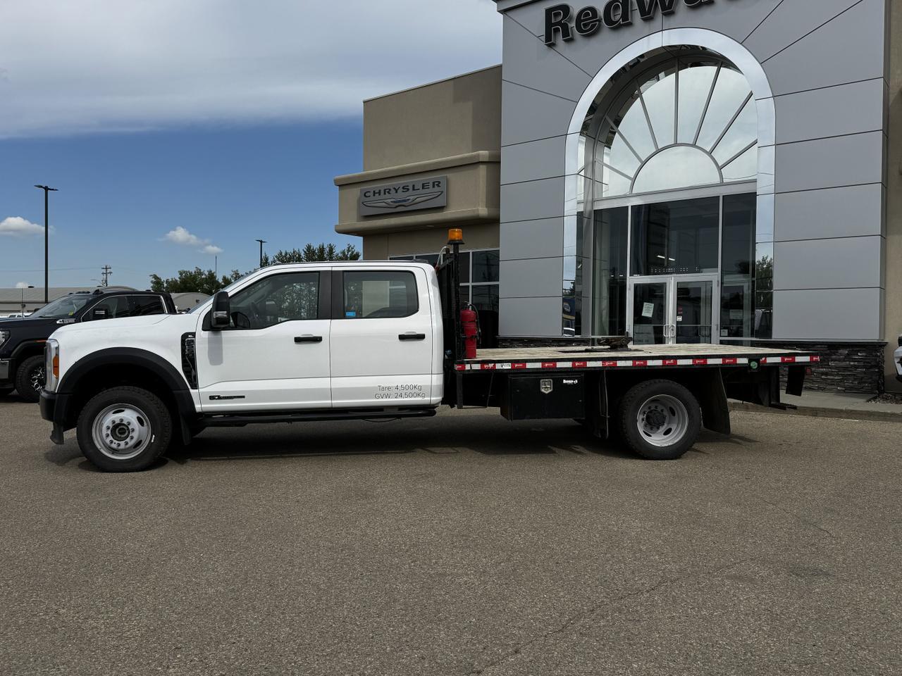 2023 Ford Super Duty F-550 DRW Chassis-Cab 4WD Truck | V8 Diesel | MyKey | Towing Pkg | 5th Wheel Htich Redwater AB