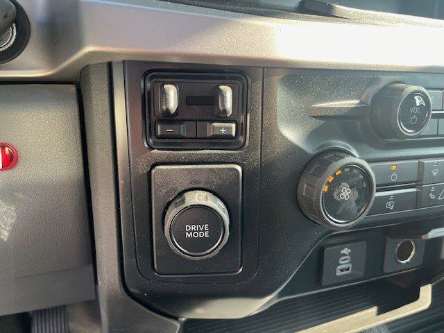 2023 Ford Super Duty F-600 DRW Crane Truck XL New Braunfels TX