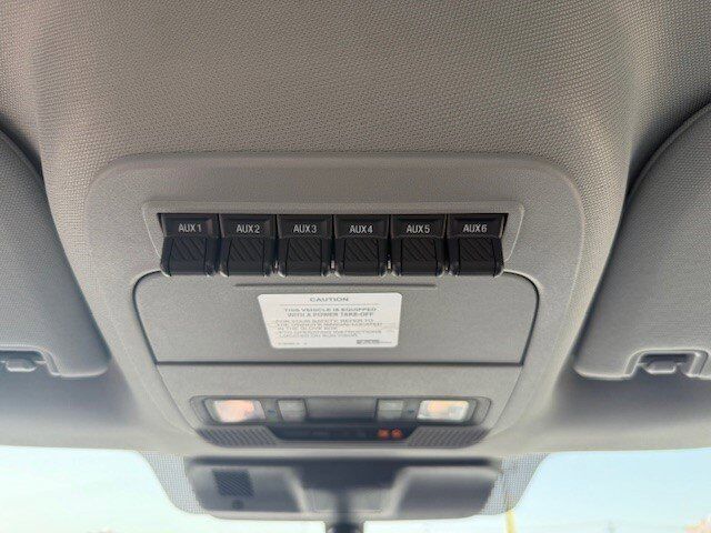 2023 Ford Super Duty F-600 DRW Flatbed XL New Braunfels TX