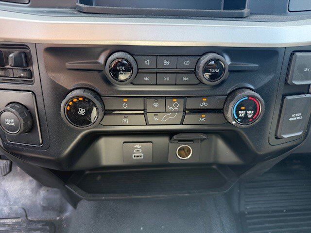 2023 Ford Super Duty F-600 DRW Flatbed XL New Braunfels TX