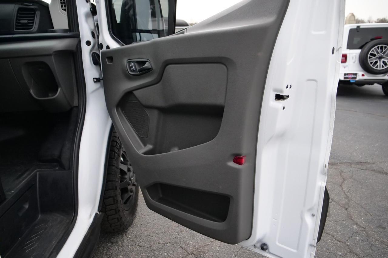 2023 Ford T-350 XLT / Passenger Van / 15 Seats / AWD! Lincolnton NC