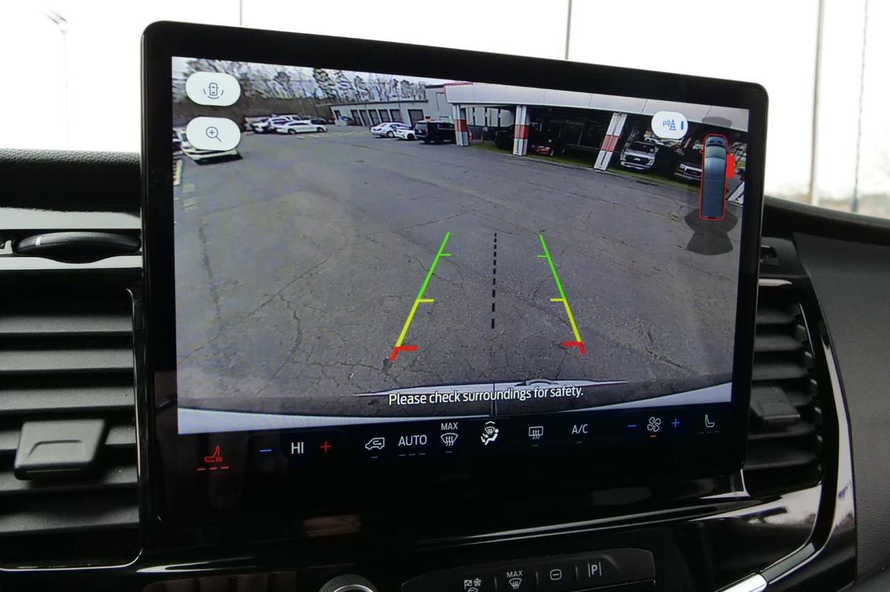 2023 Ford T-350 XLT / Passenger Van / 15 Seats / AWD! Lincolnton NC